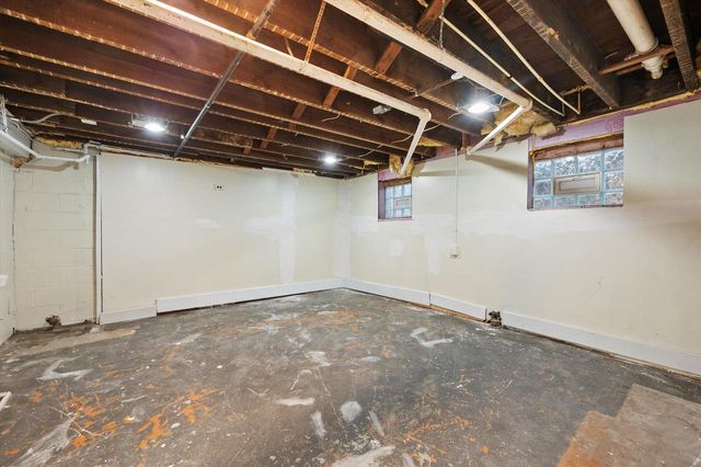 546 N 32nd STREET, Milwaukee, WI 53208
