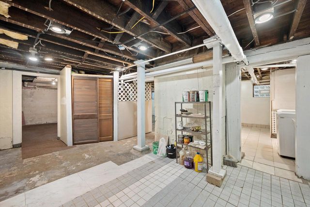546 N 32nd STREET, Milwaukee, WI 53208