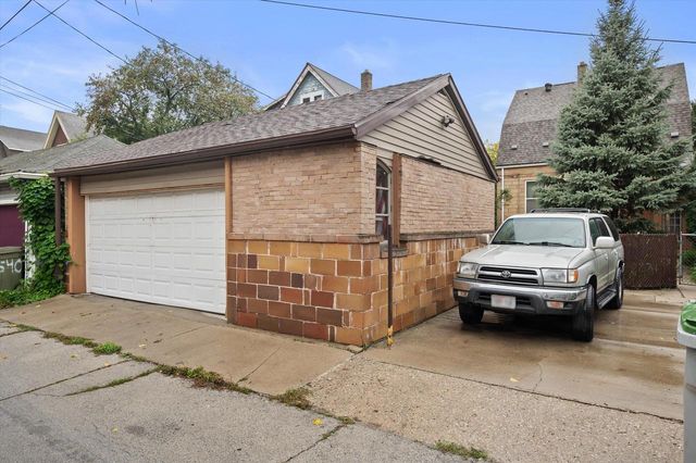 546 N 32nd STREET, Milwaukee, WI 53208