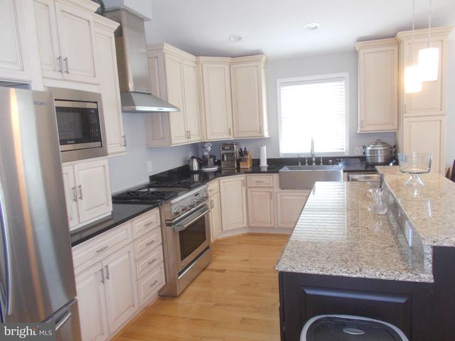 2115 LAKE DR, Pasadena, MD 21122