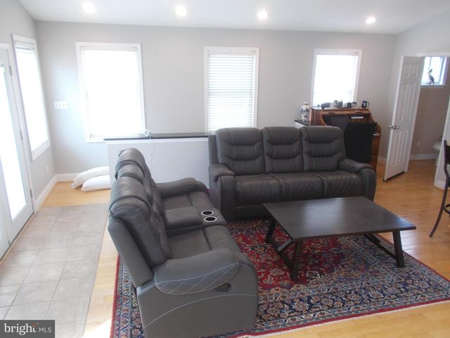 2115 LAKE DR, Pasadena, MD 21122