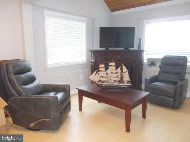 2115 LAKE DR, Pasadena, MD 21122