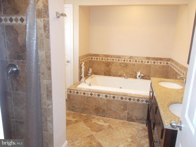 2115 LAKE DR, Pasadena, MD 21122