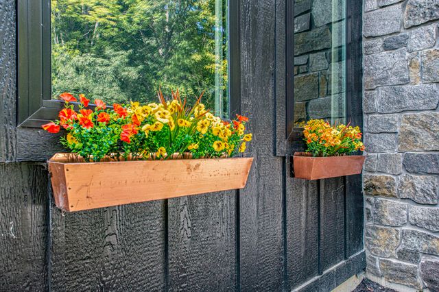 2578 Lakeshore Drive, Saugatuck Twp, MI 49408