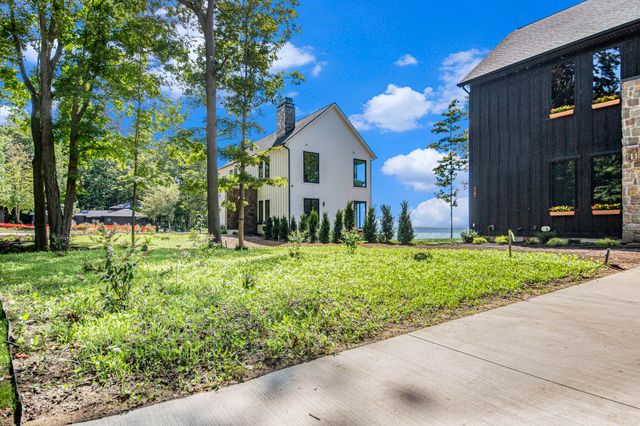 2578 Lakeshore Drive, Saugatuck Twp, MI 49408