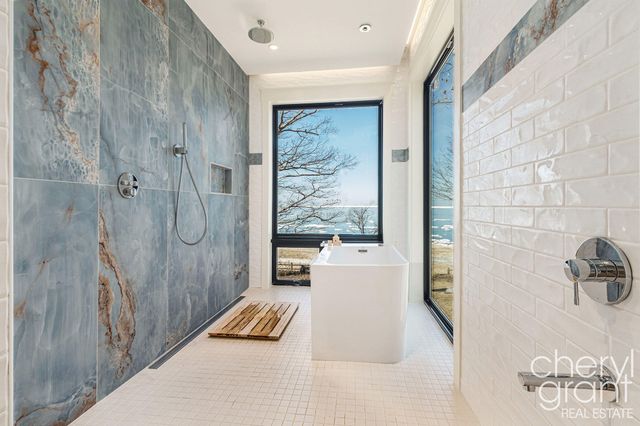 2578 Lakeshore Drive, Saugatuck Twp, MI 49408