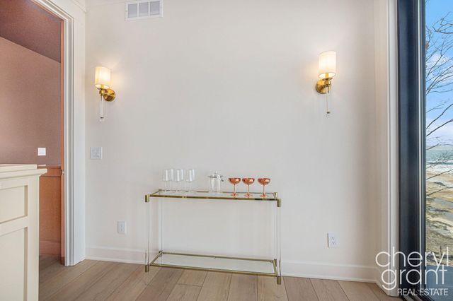 2578 Lakeshore Drive, Saugatuck Twp, MI 49408