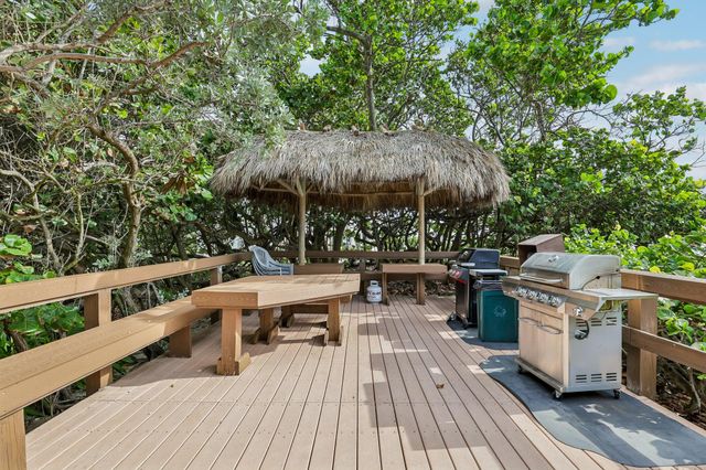 3912 S Ocean Boulevard 704, Highland Beach, FL 33487