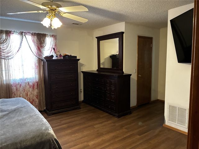 1013 N 26th Street, Rogers, AR 72756