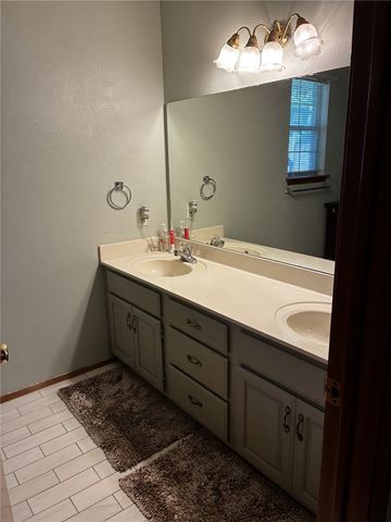1013 N 26th Street, Rogers, AR 72756