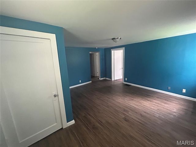 9386 Golden Gate Road, Rock Hill, MO 63144