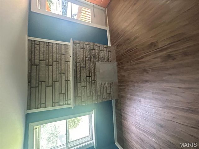 9386 Golden Gate Road, Rock Hill, MO 63144