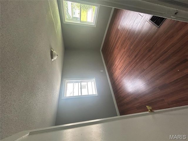 9386 Golden Gate Road, Rock Hill, MO 63144