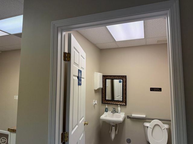 8070 21 Mile Road, Shelby Twp, MI 48317