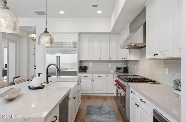 40 W Frier Drive, Phoenix, AZ 85021