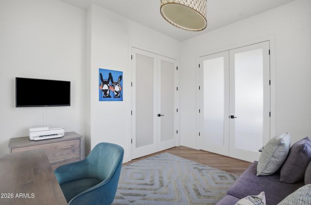 40 W Frier Drive, Phoenix, AZ 85021