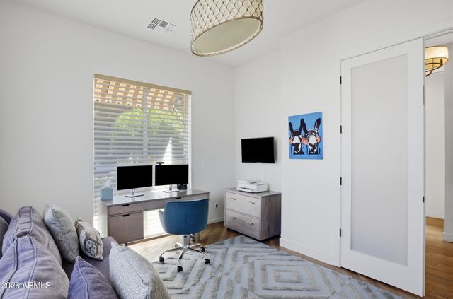 40 W Frier Drive, Phoenix, AZ 85021