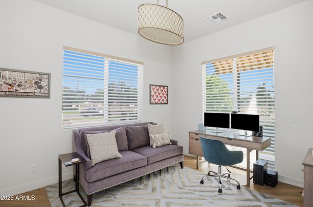 40 W Frier Drive, Phoenix, AZ 85021