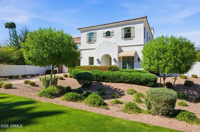 40 W Frier Drive, Phoenix, AZ 85021