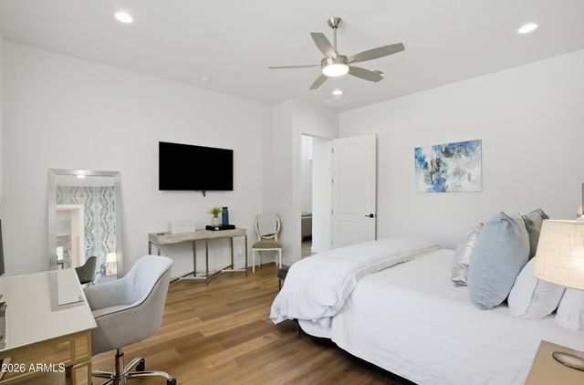 40 W Frier Drive, Phoenix, AZ 85021