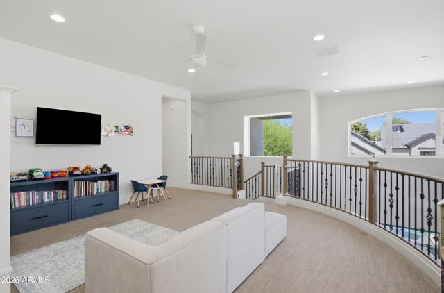 40 W Frier Drive, Phoenix, AZ 85021