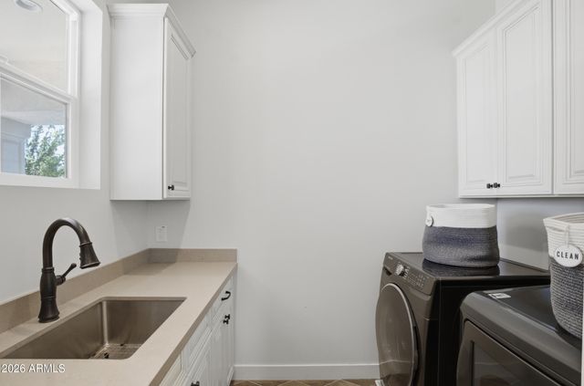 40 W Frier Drive, Phoenix, AZ 85021