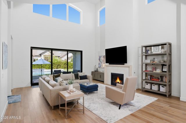 40 W Frier Drive, Phoenix, AZ 85021