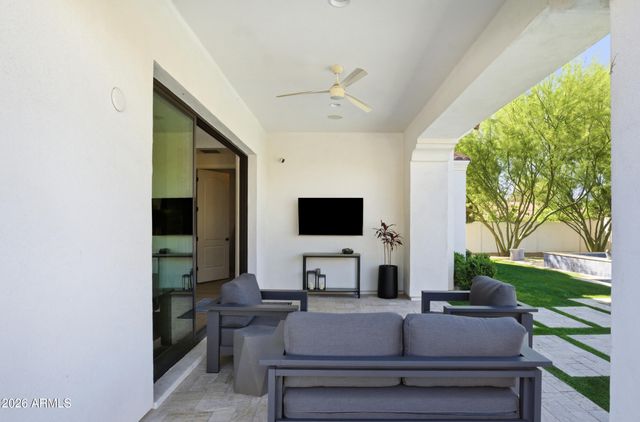 40 W Frier Drive, Phoenix, AZ 85021