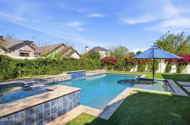 40 W Frier Drive, Phoenix, AZ 85021