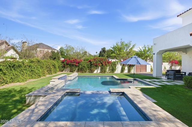 40 W Frier Drive, Phoenix, AZ 85021