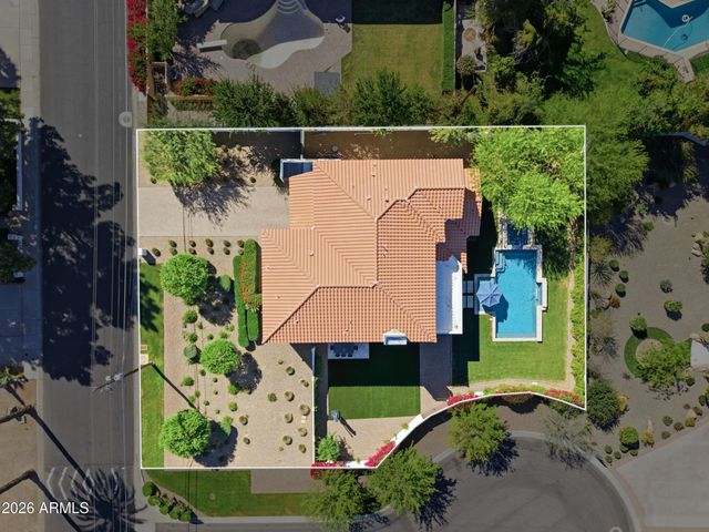 40 W Frier Drive, Phoenix, AZ 85021