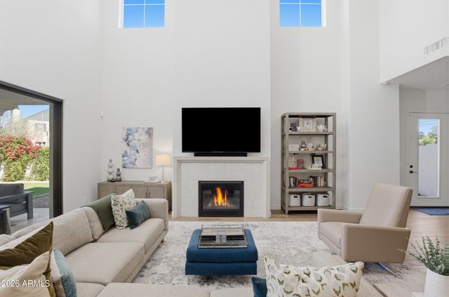 40 W Frier Drive, Phoenix, AZ 85021