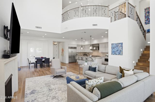 40 W Frier Drive, Phoenix, AZ 85021