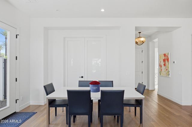 40 W Frier Drive, Phoenix, AZ 85021