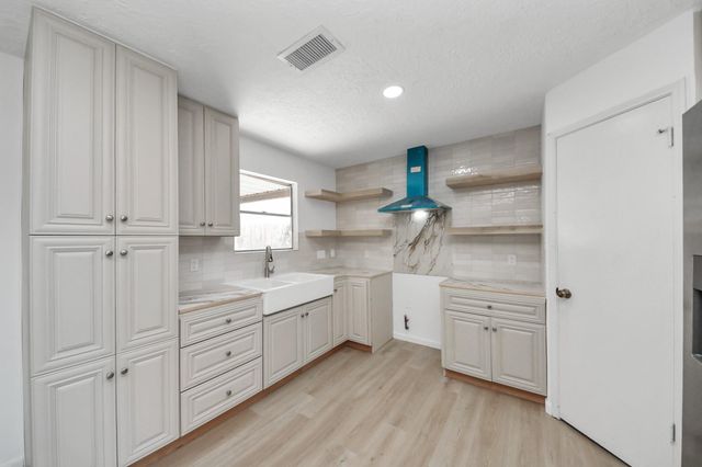 1750 Hilton Head Drive, Missouri City, TX 77459