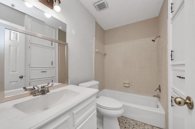 1750 Hilton Head Drive, Missouri City, TX 77459