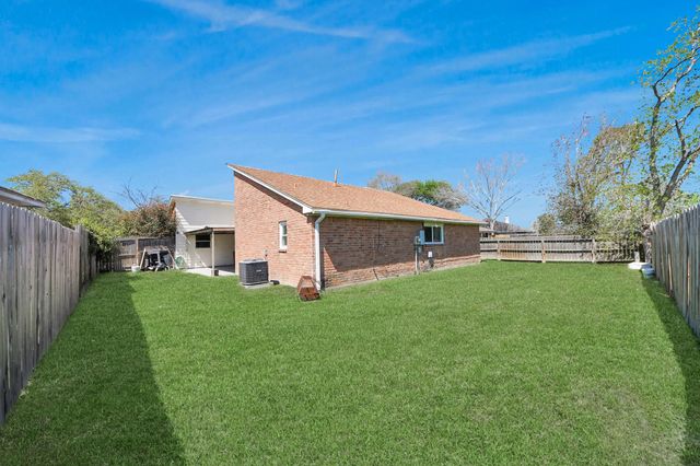 1750 Hilton Head Drive, Missouri City, TX 77459