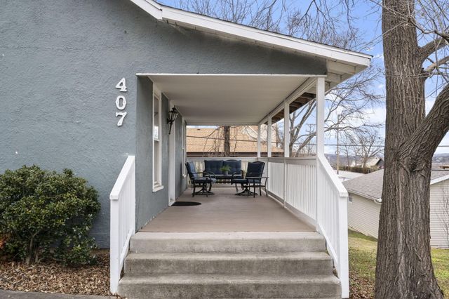 407 W College Street, Branson, MO 65616