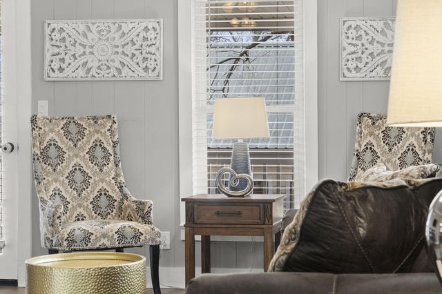 407 W College Street, Branson, MO 65616