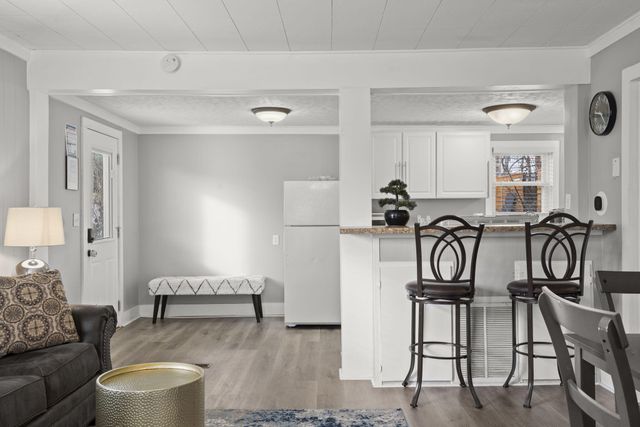 407 W College Street, Branson, MO 65616