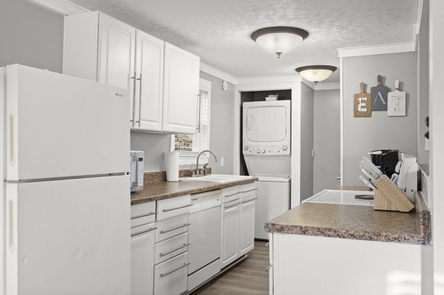 407 W College Street, Branson, MO 65616