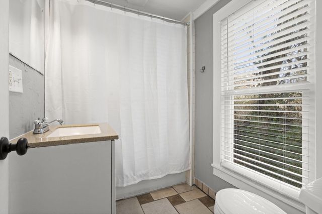 407 W College Street, Branson, MO 65616