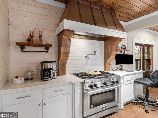 915 Rocky Creek Road, Hampton, GA 30228