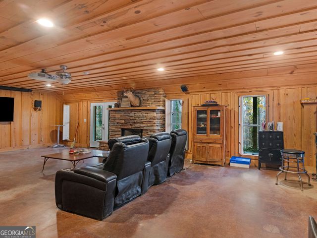 915 Rocky Creek Road, Hampton, GA 30228