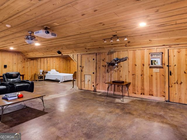 915 Rocky Creek Road, Hampton, GA 30228