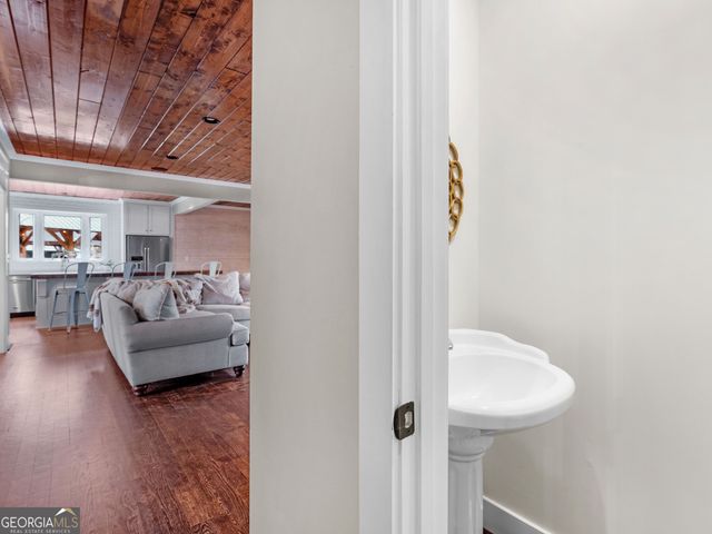 915 Rocky Creek Road, Hampton, GA 30228