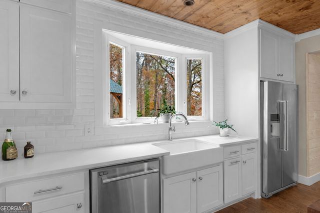 915 Rocky Creek Road, Hampton, GA 30228