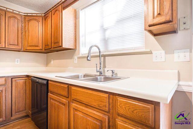 104 Pebblebrook East, Warner Robins, GA 31088