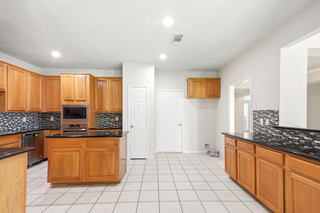 3126 Waters View Drive, Sugar Land, TX 77478