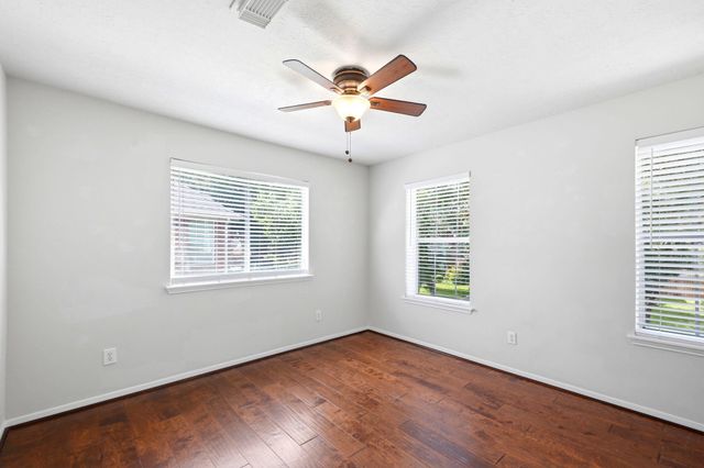 3126 Waters View Drive, Sugar Land, TX 77478